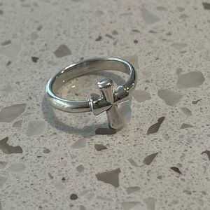 Retired James Avery Cross Ring